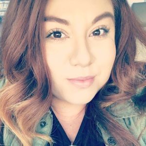 Meet your Posher, Esmeralda